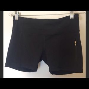 Lululemon black fitted shorts size 8